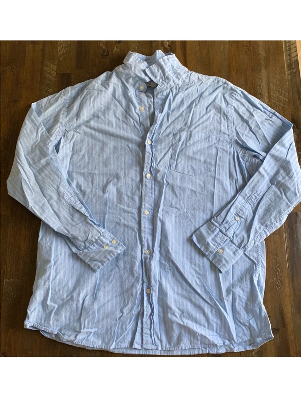 ✅ Sonoma light blue with green pinstripes long sleeve button down shirt